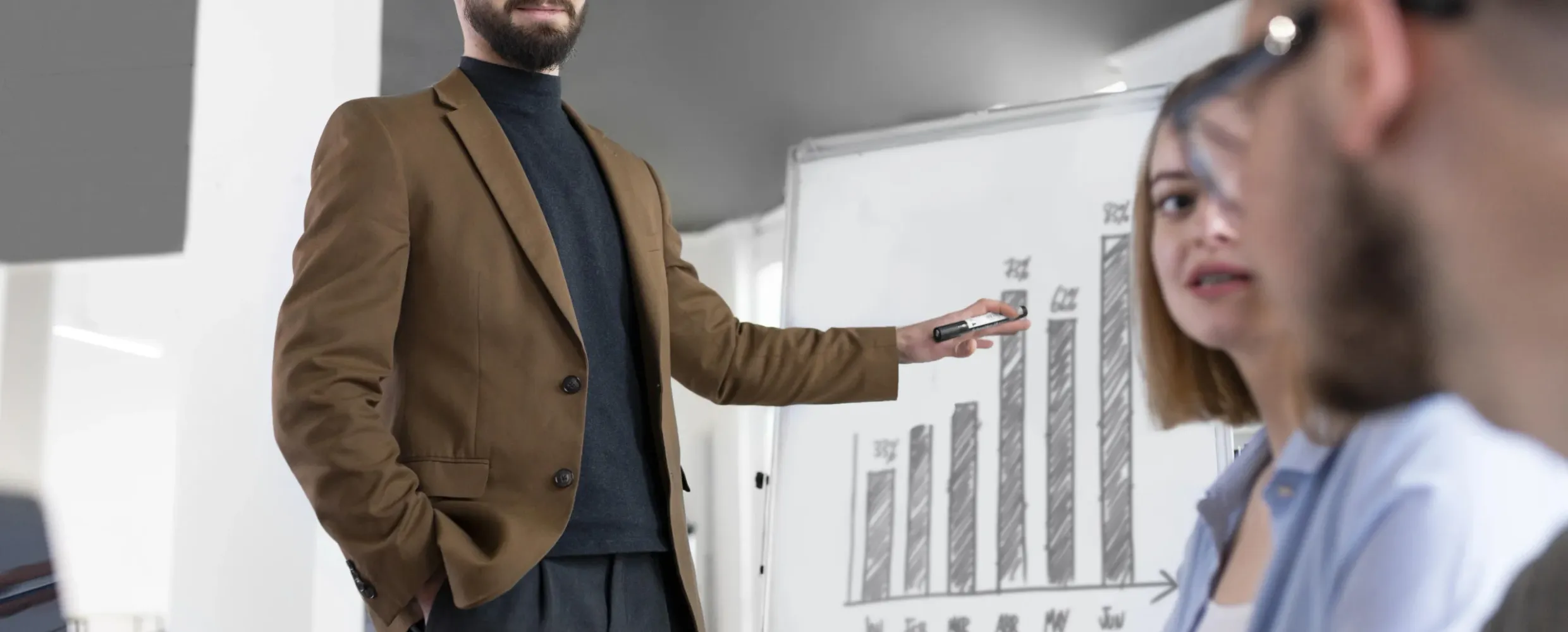 Wdrożenie systemu CRM w firmie: Korzyści dla lepszego wglądu w potrzeby klienta